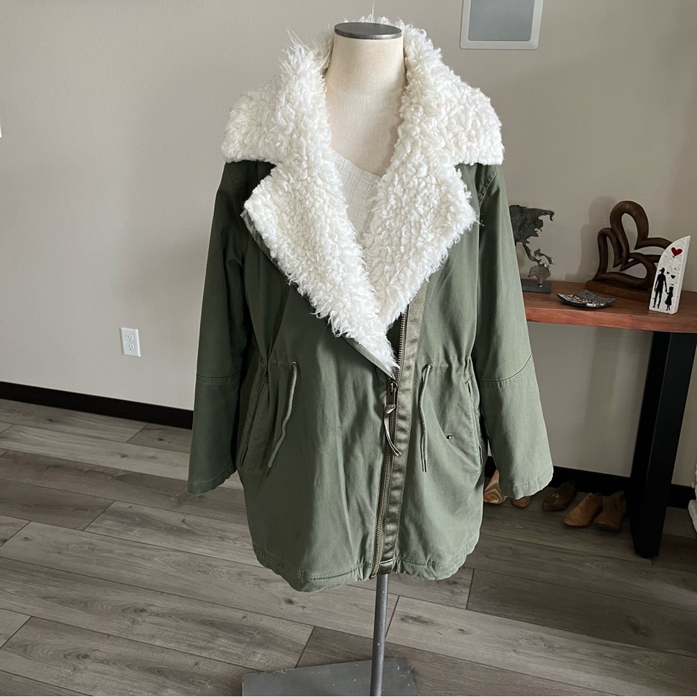 Gap Womens Faux Fur Lined Parka